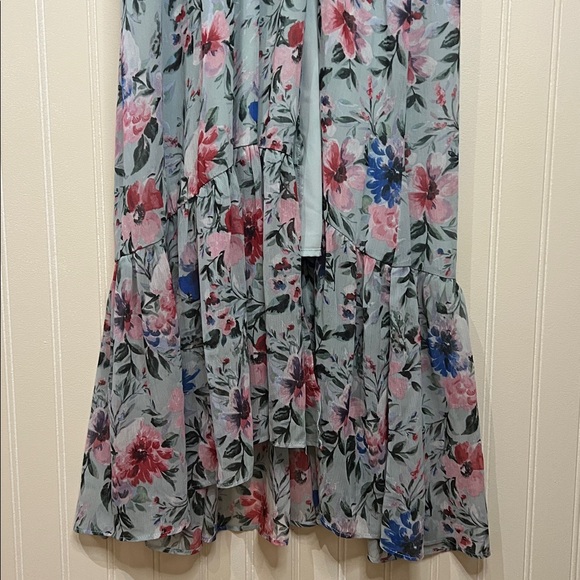 NWT ASTR THE LABEL Double V Flutter Floral Midi Silk Dress Size XS - Picture 4 of 11